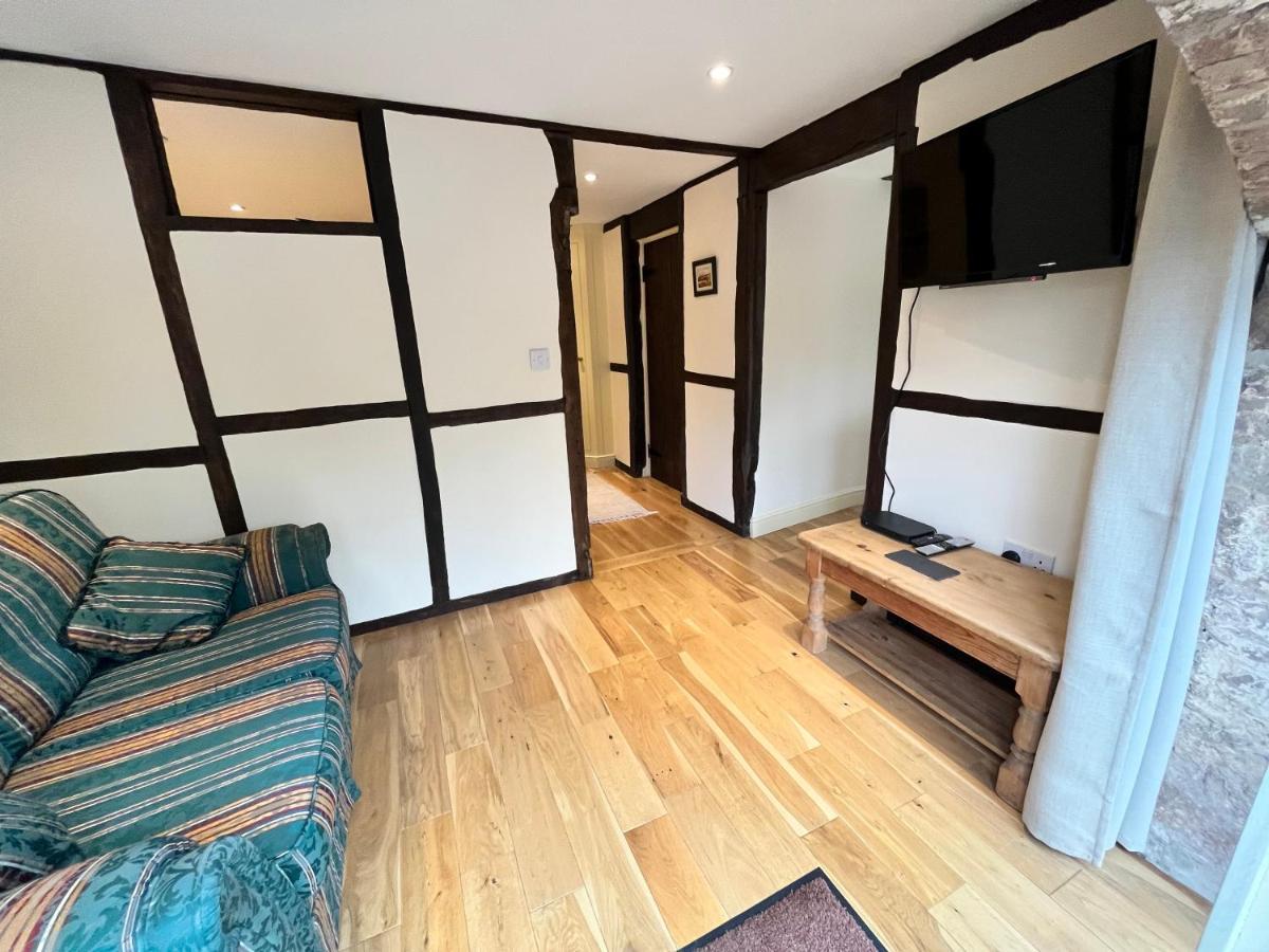 Swan House Tea Room And Bed & Breakfast Lydney Εξωτερικό φωτογραφία